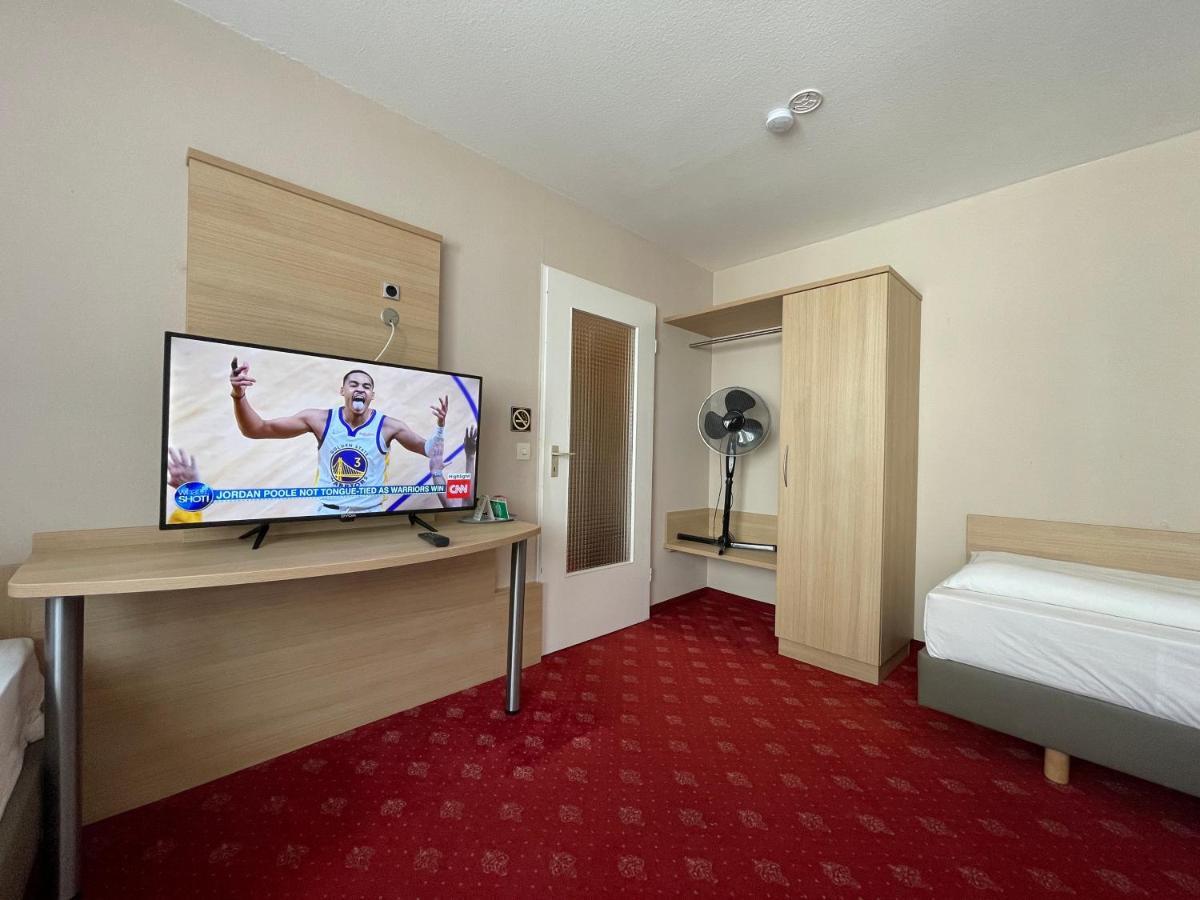 Hotel Hafner - Self Check-In Stuttgart Bagian luar foto