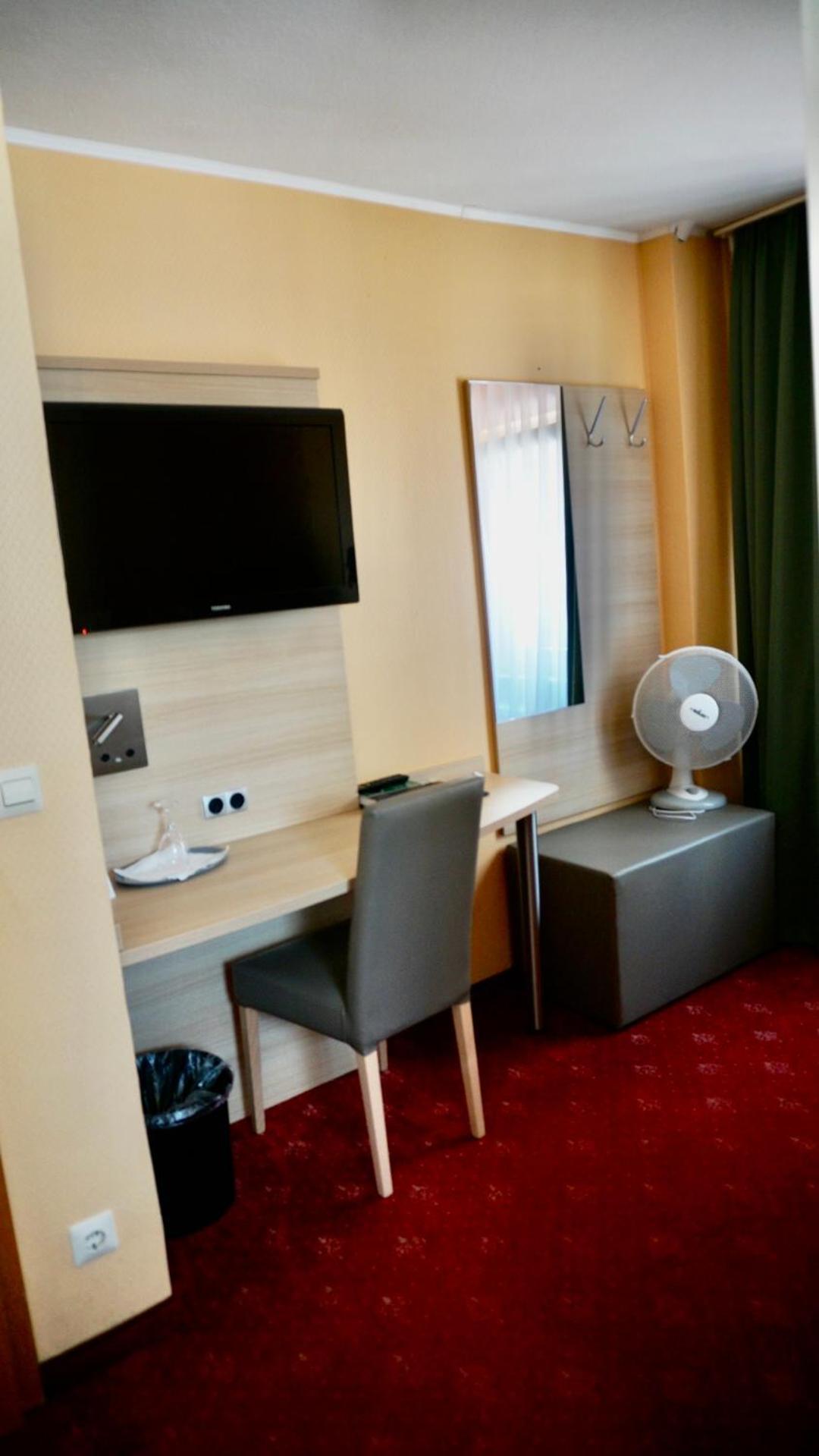 Hotel Hafner - Self Check-In Stuttgart Bagian luar foto