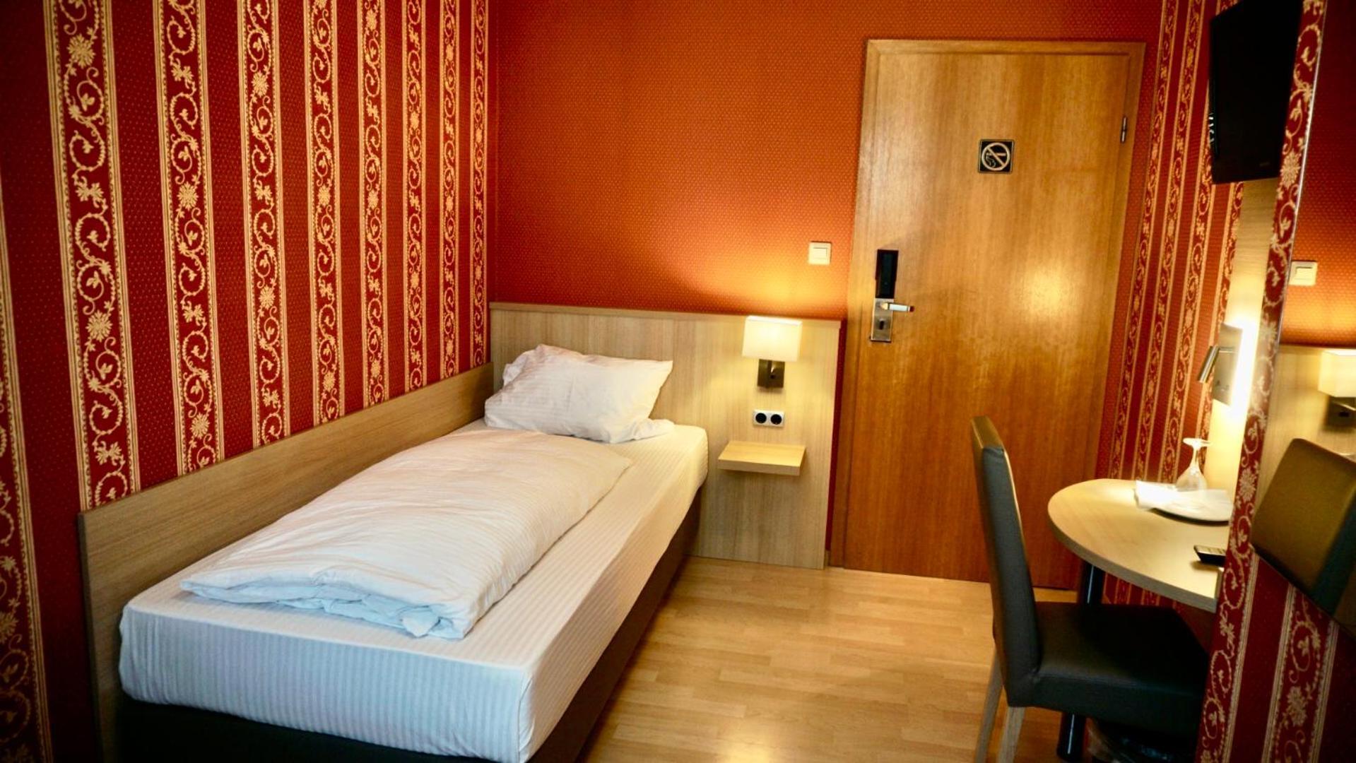 Hotel Hafner - Self Check-In Stuttgart Bagian luar foto