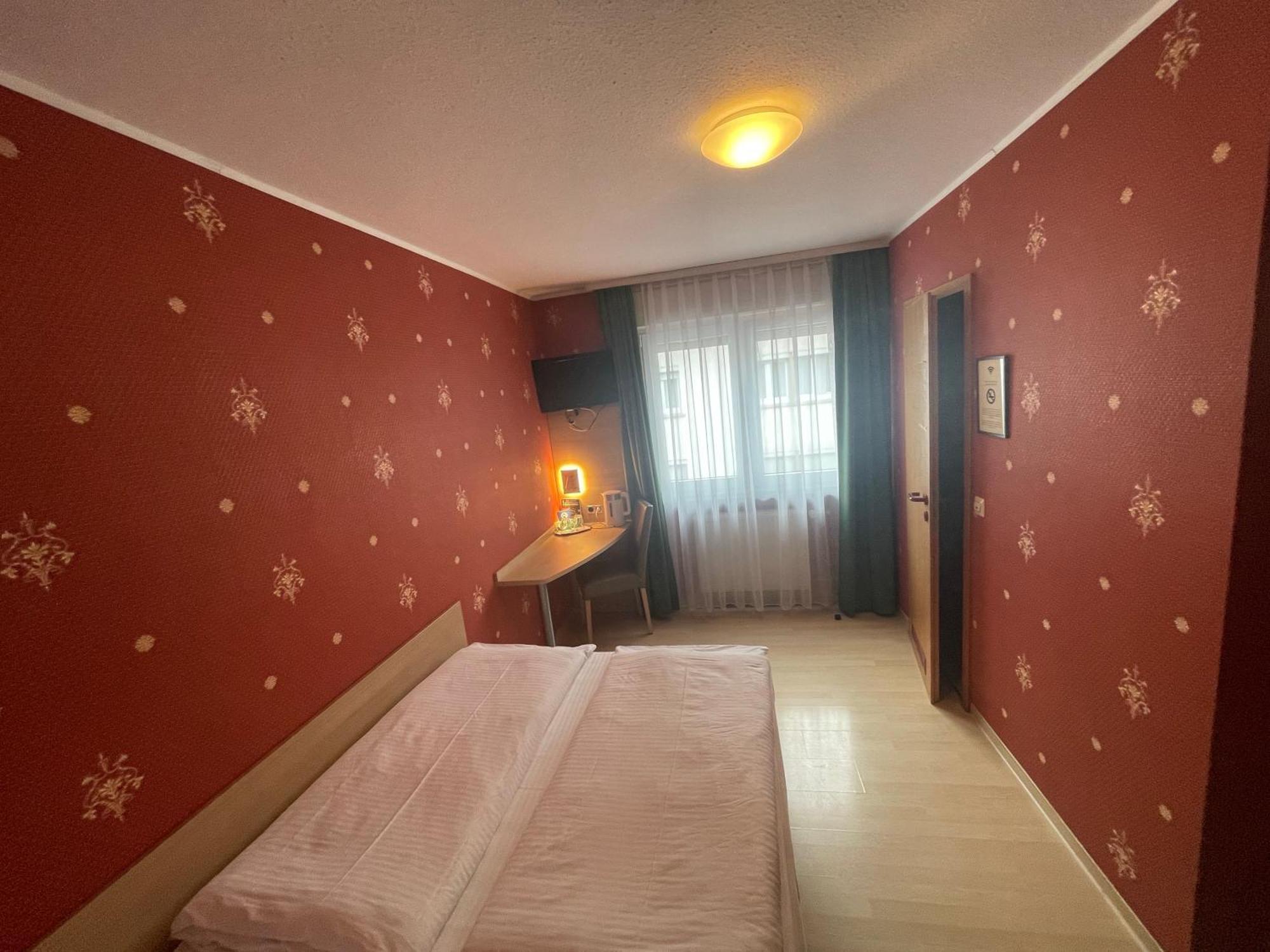 Hotel Hafner - Self Check-In Stuttgart Bagian luar foto